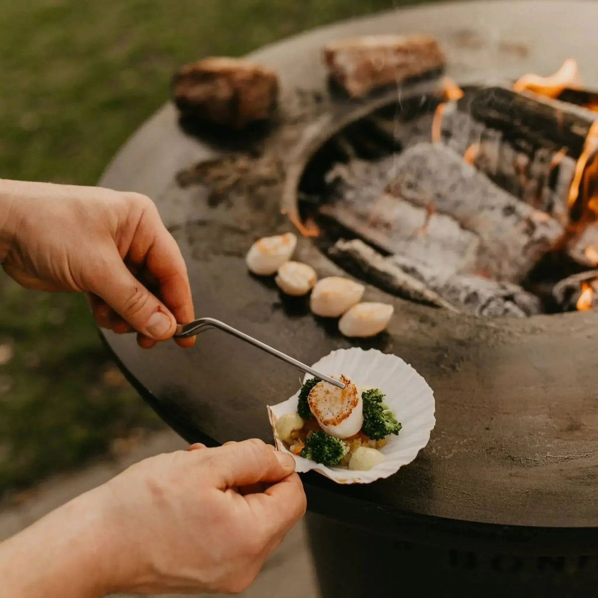 BonFeu BonBiza Open 80 cm Plancha Grill & Fire Pit with Log Store