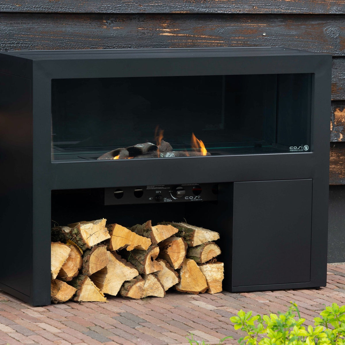 Cosi Cosivista 160 Outdoor Gas Fireplace, Black Aluminium
